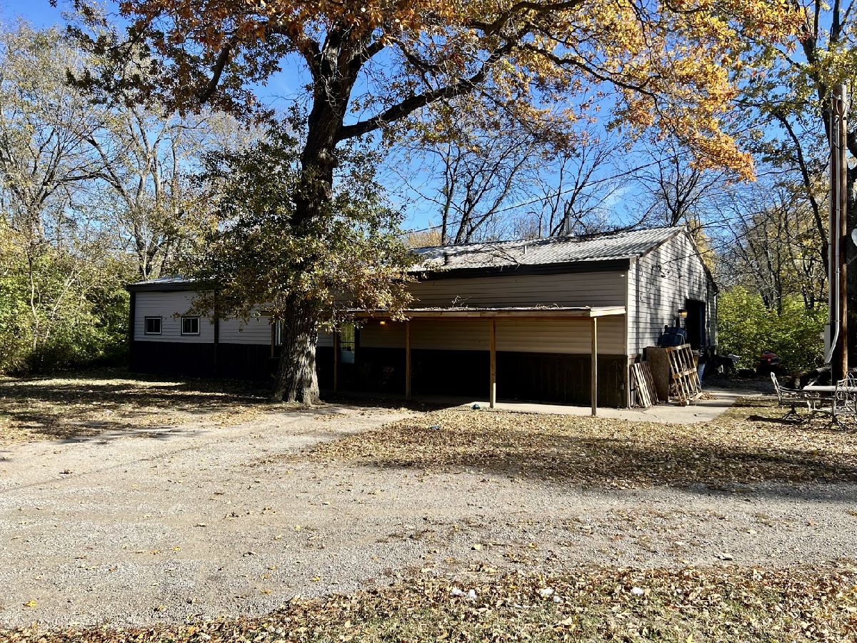  For Sale St Joseph Illinois, 2175 Old Police Park Road