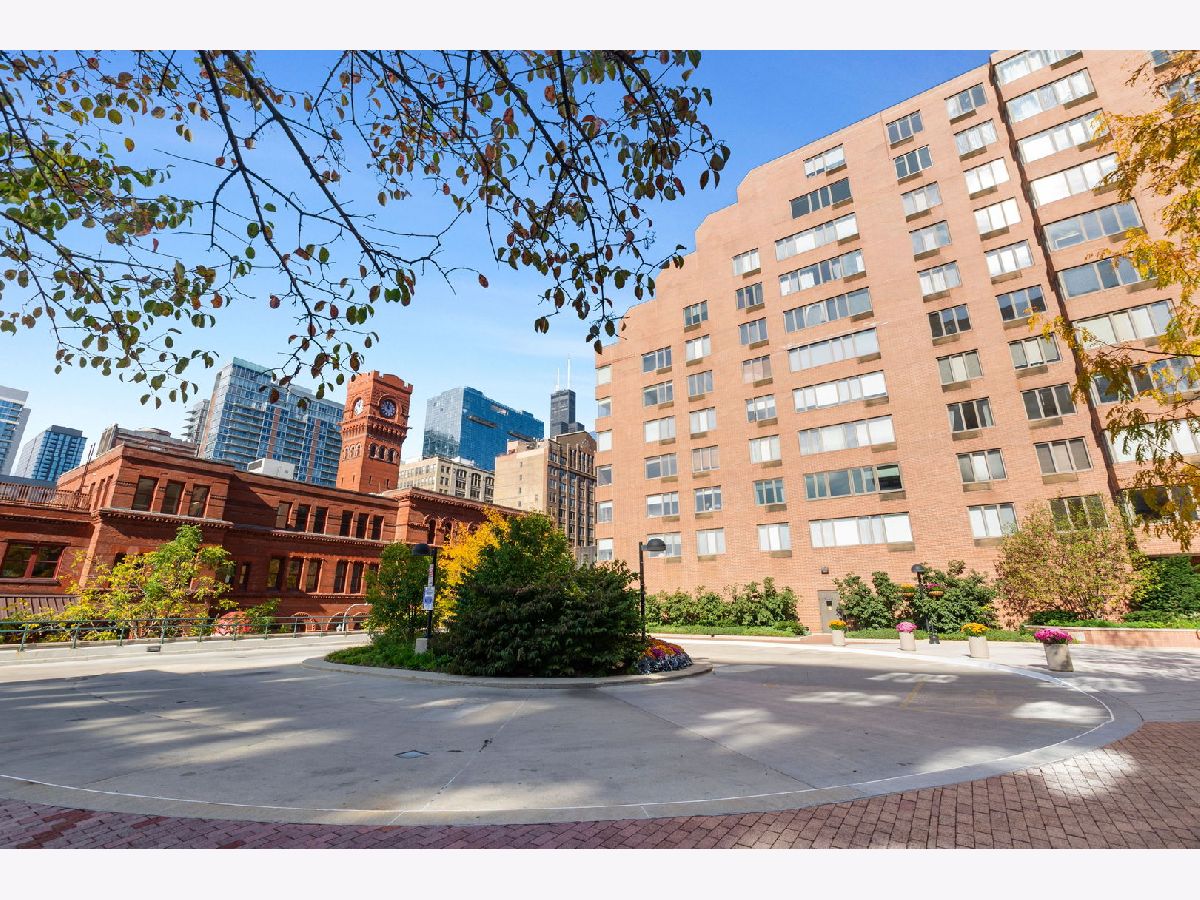  For Sale Chicago Illinois, 801 Plymouth Court