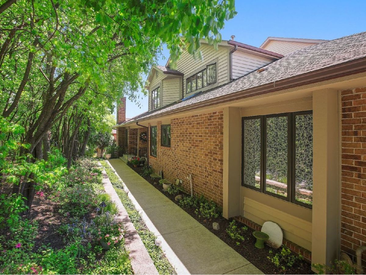  For Sale Downers Grove Illinois, 1148 Mistwood Lane