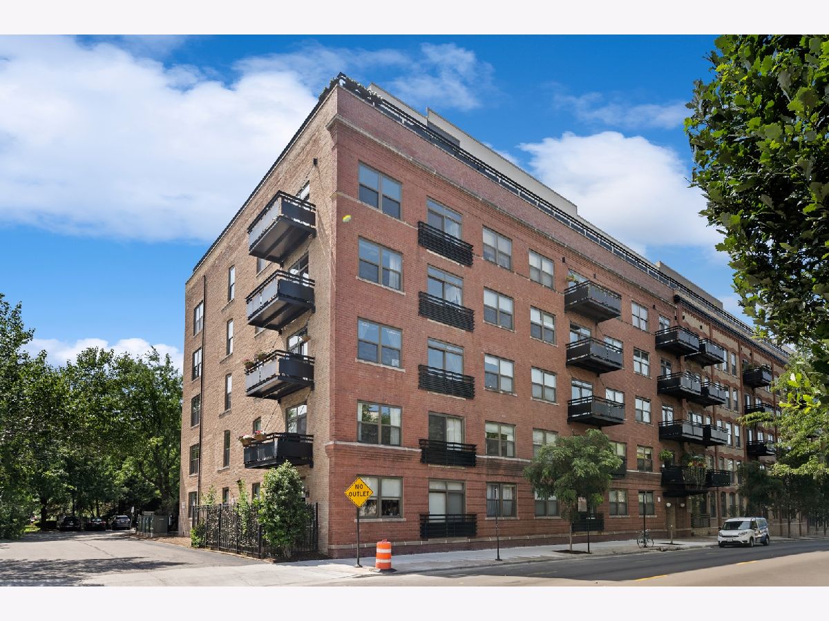 Condominiums Rented Regal Lofts Chicago Illinois, 1735 Diversey