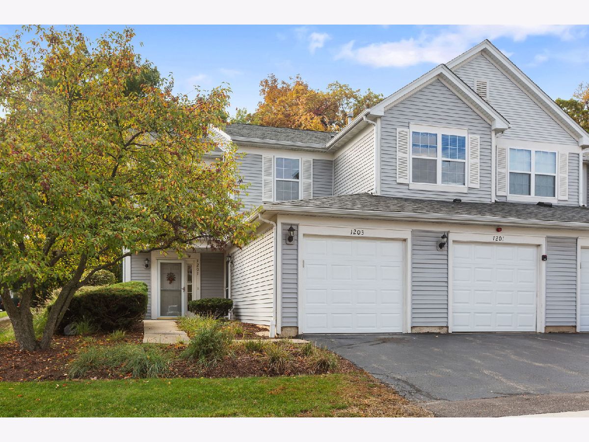  For Sale Carpentersville Illinois, 1203 Brookdale Drive