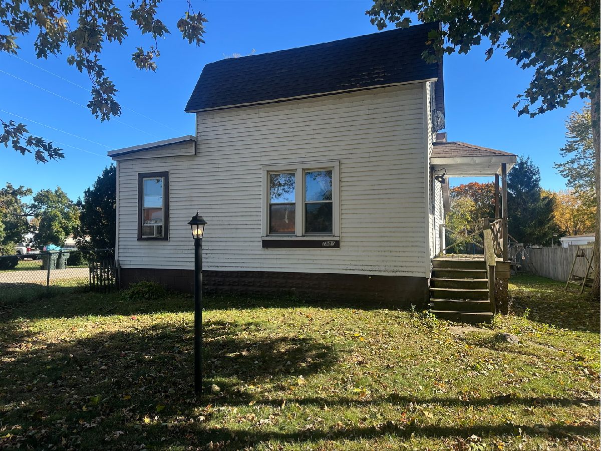  For Sale Zion Illinois, 1901 Elim Avenue