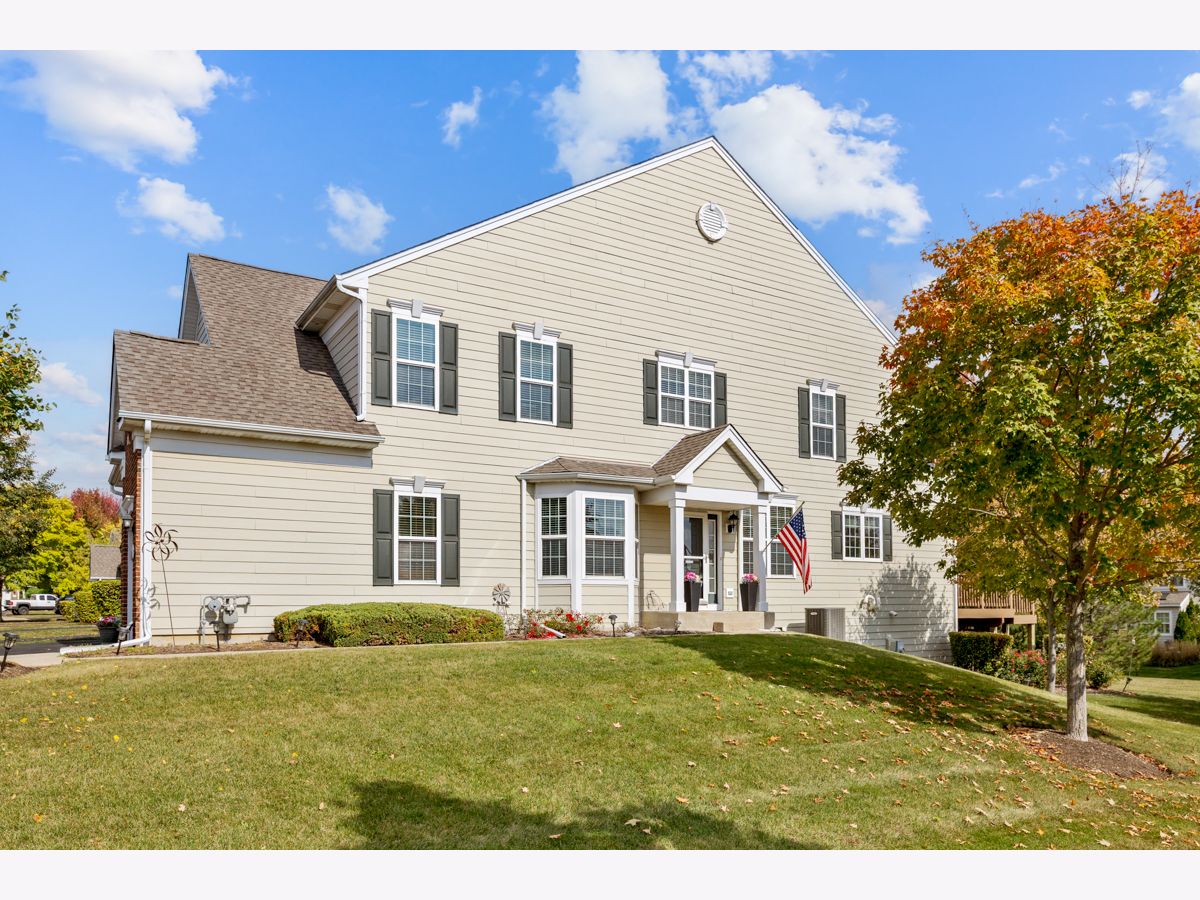 Homes & Townhomes For Sale Bowes Creek Country Club Elgin Illinois, 1127 Pine Valley Court