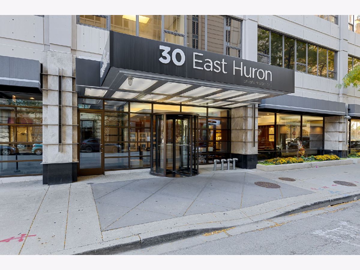 For Sale Chicago Illinois, 30 Huron Street