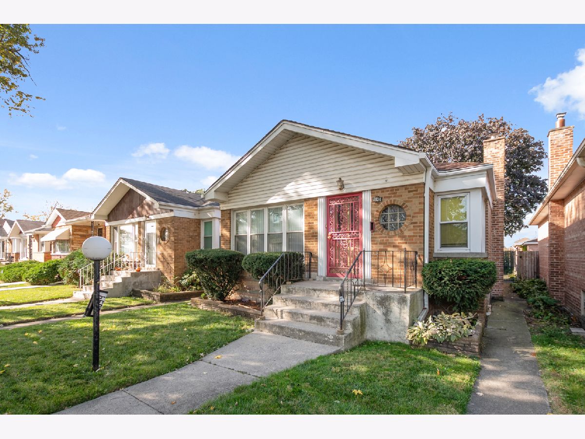  For Sale Chicago Illinois, 8834 Oglesby Avenue