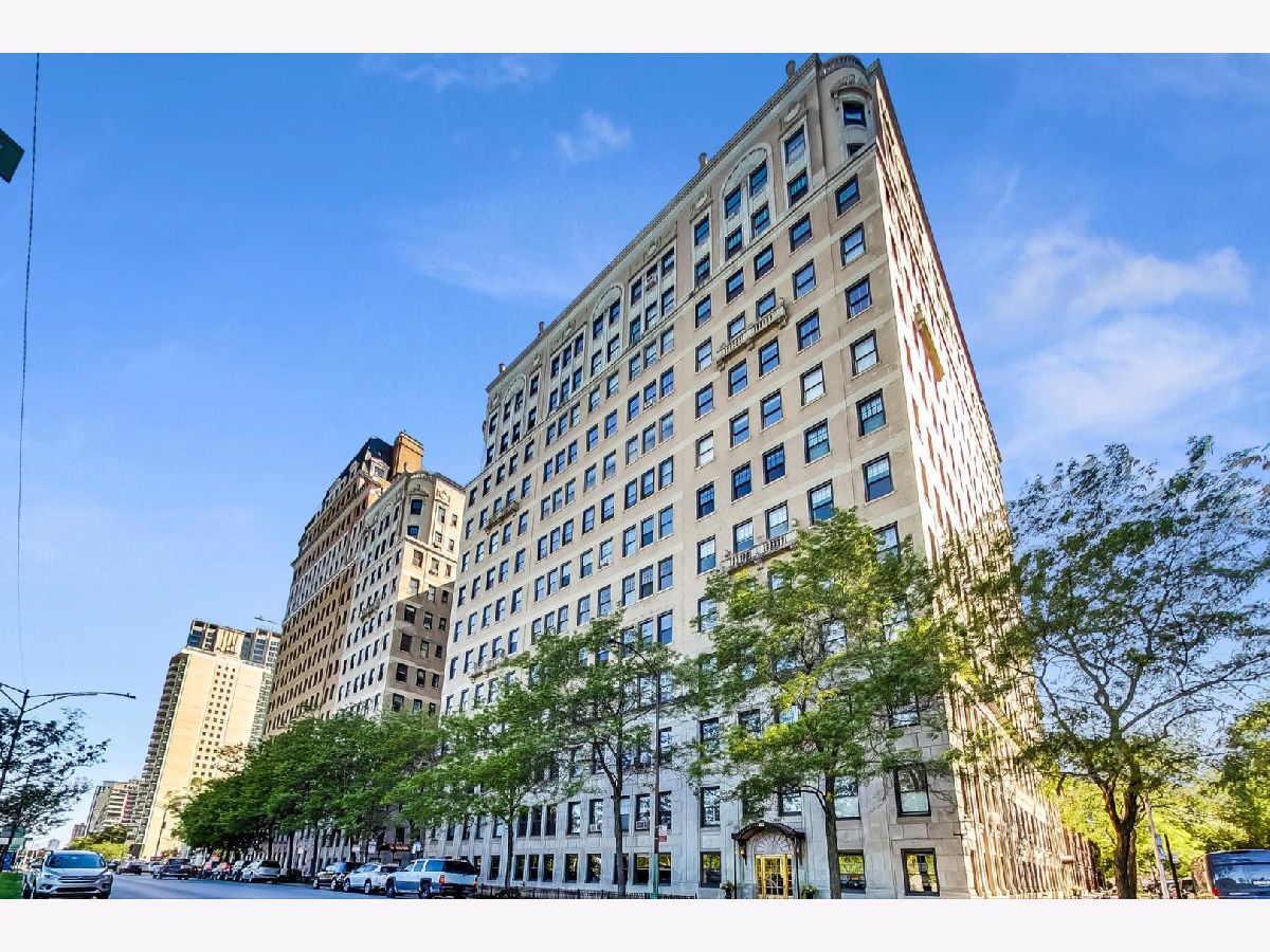  For Sale Chicago Illinois, 3530 Lake Shore Drive