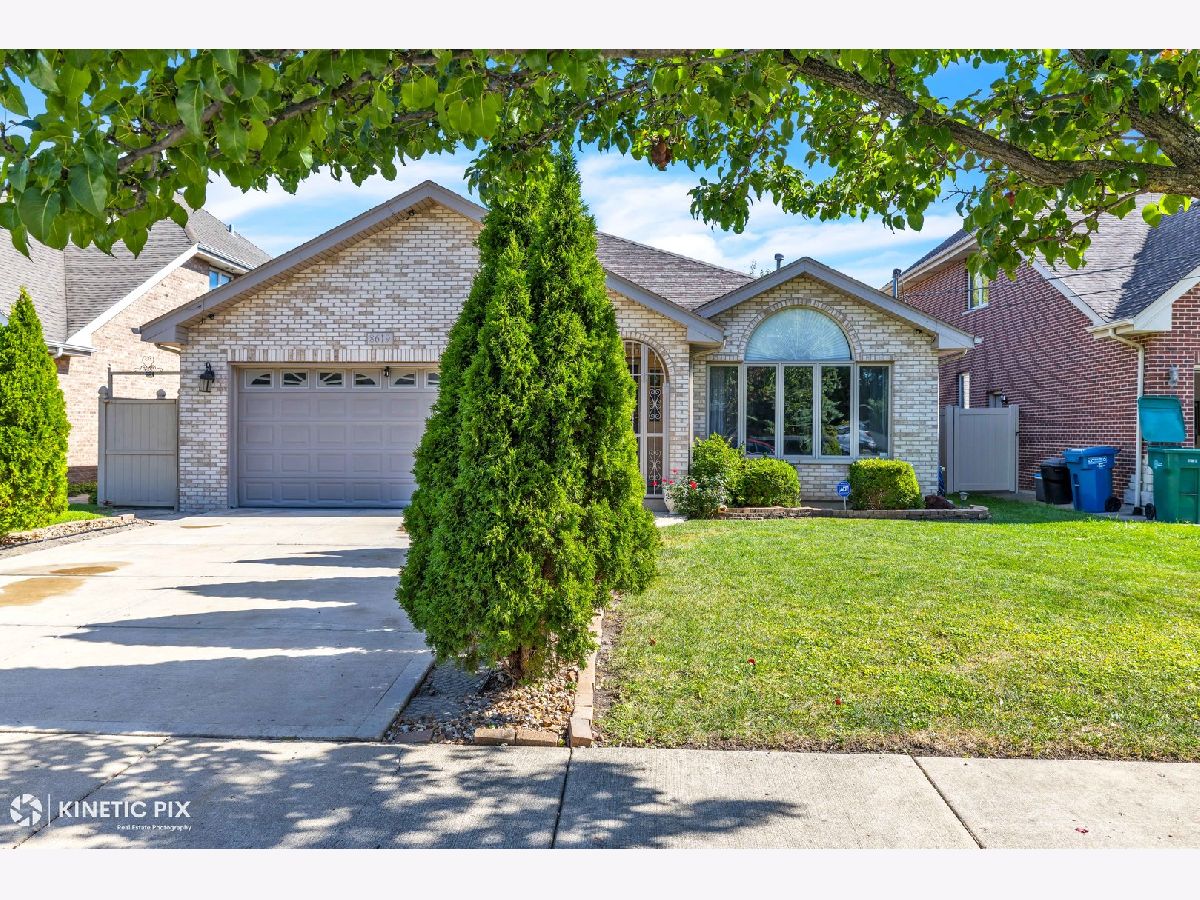  For Sale Burbank Illinois, 8619 Linder Avenue