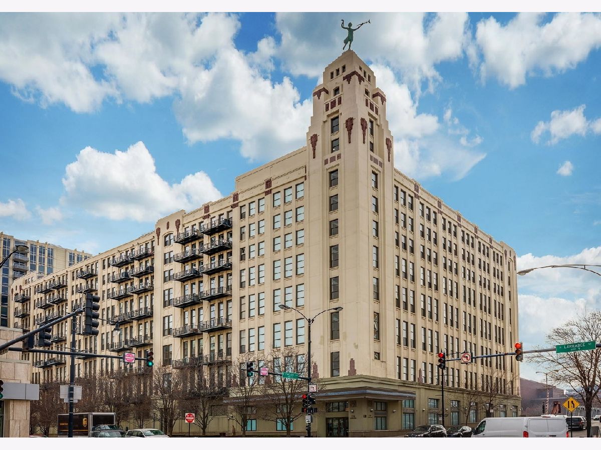  Rented Chicago Illinois, 758 Larrabee