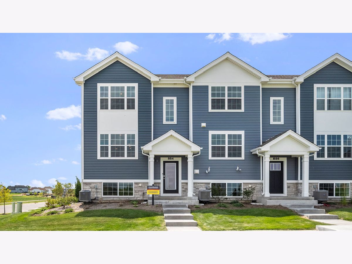  For Sale Hampshire Illinois, 911 Briar Glen Court