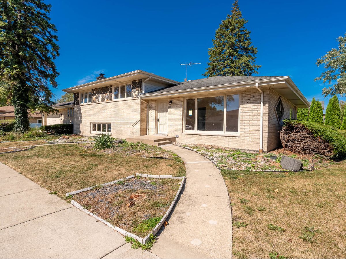  For Sale Westchester Illinois, 2858 Kensington Avenue