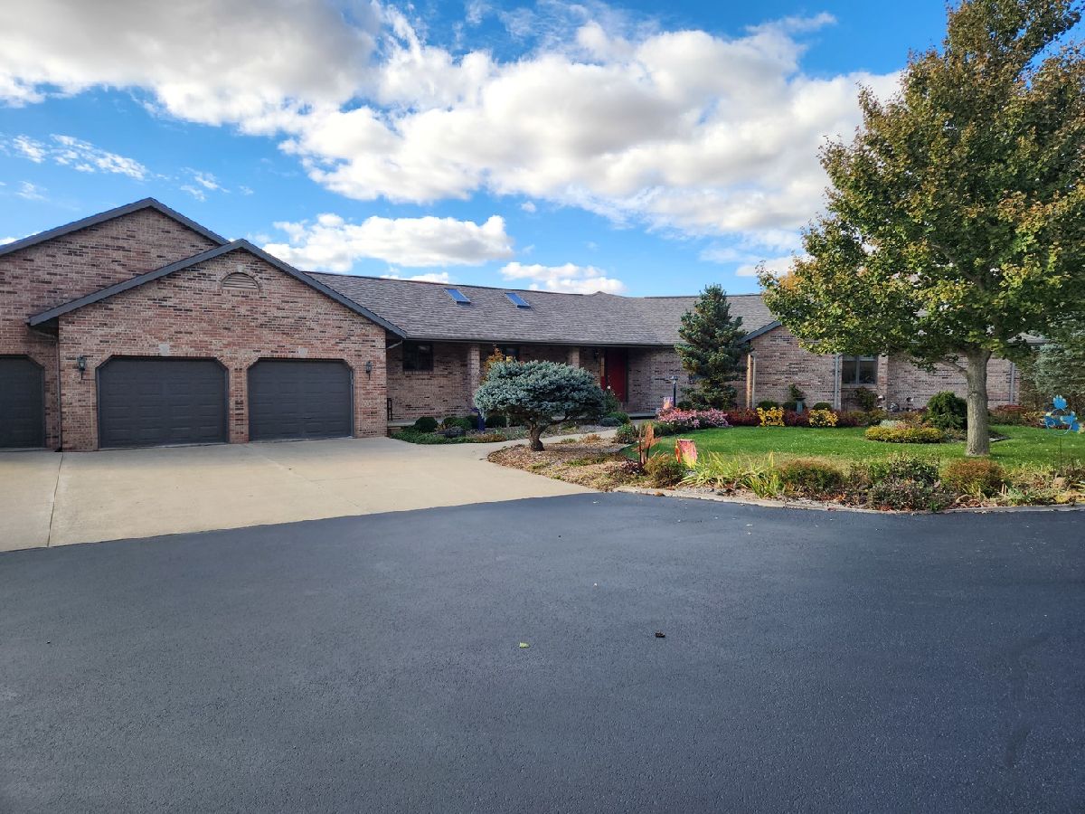  For Sale Morrison Illinois, 16360 Spring Valley Road