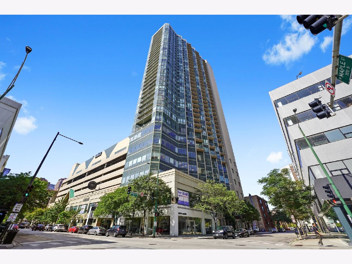  Rented Chicago Illinois, 111 Maple