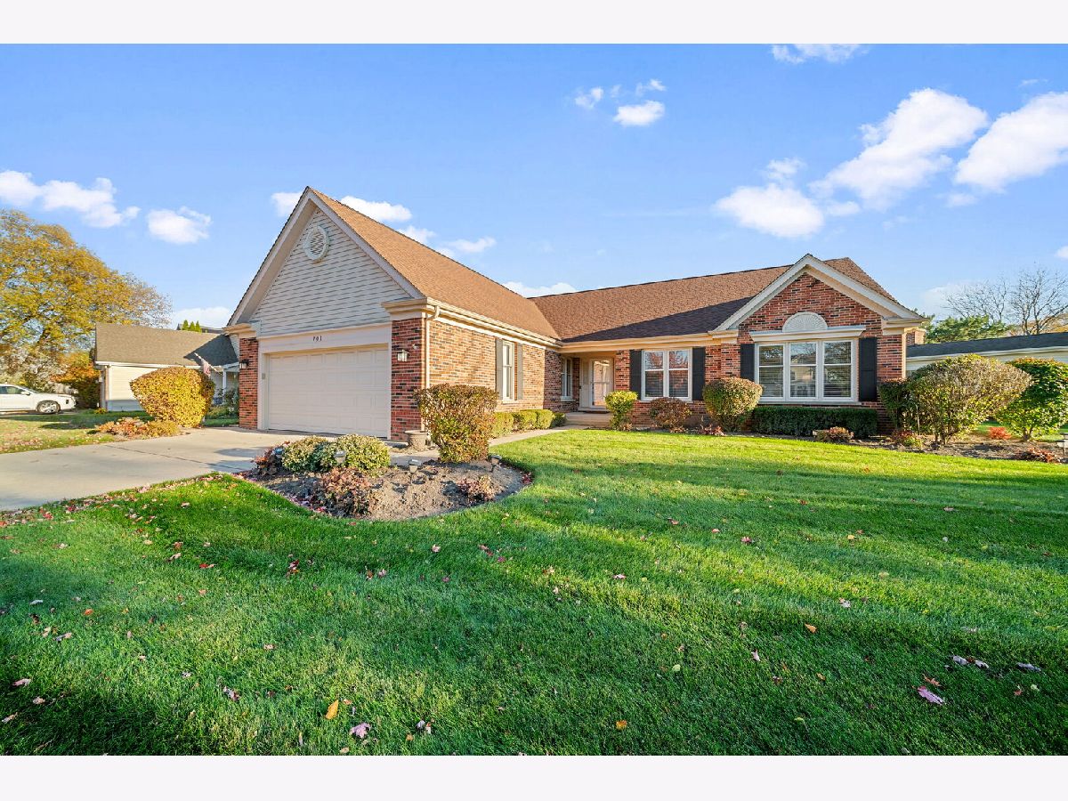 Homes For Sale Heatherstone Palatine Illinois, 701 Victoria Drive