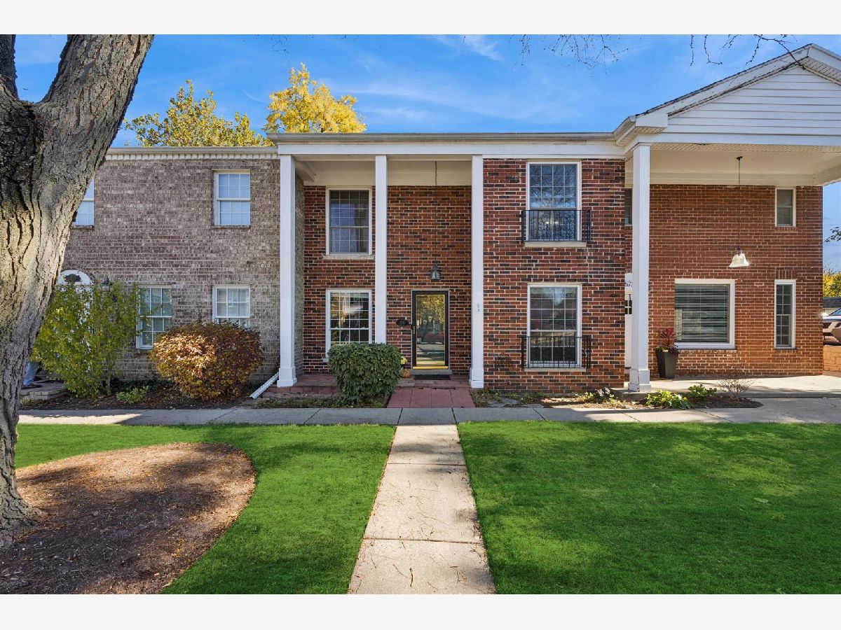  For Sale Hinsdale Illinois, 5731 Sutton Place