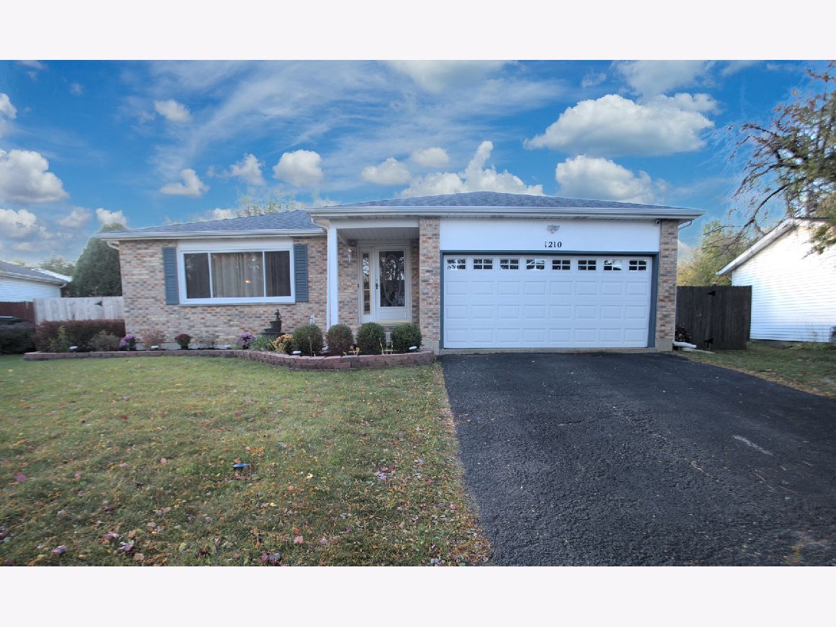  For Sale Zion Illinois, 1210 Lorelei Drive