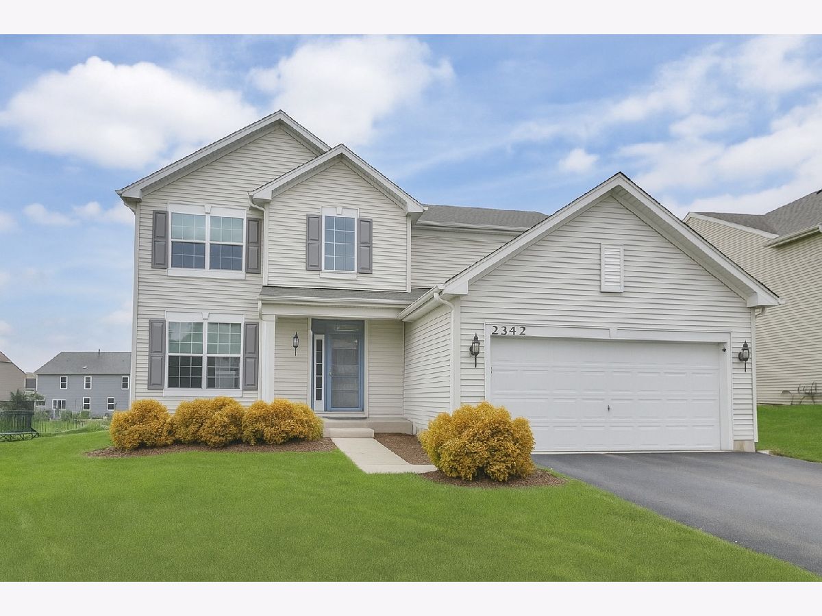  For Sale Yorkville Illinois, 2342 Winterthur Green
