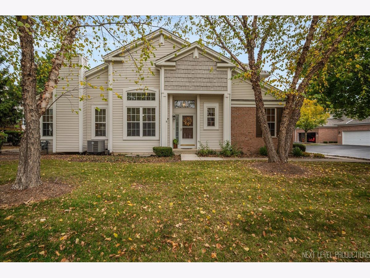  For Sale Batavia Illinois, 332 Wolcott Lane