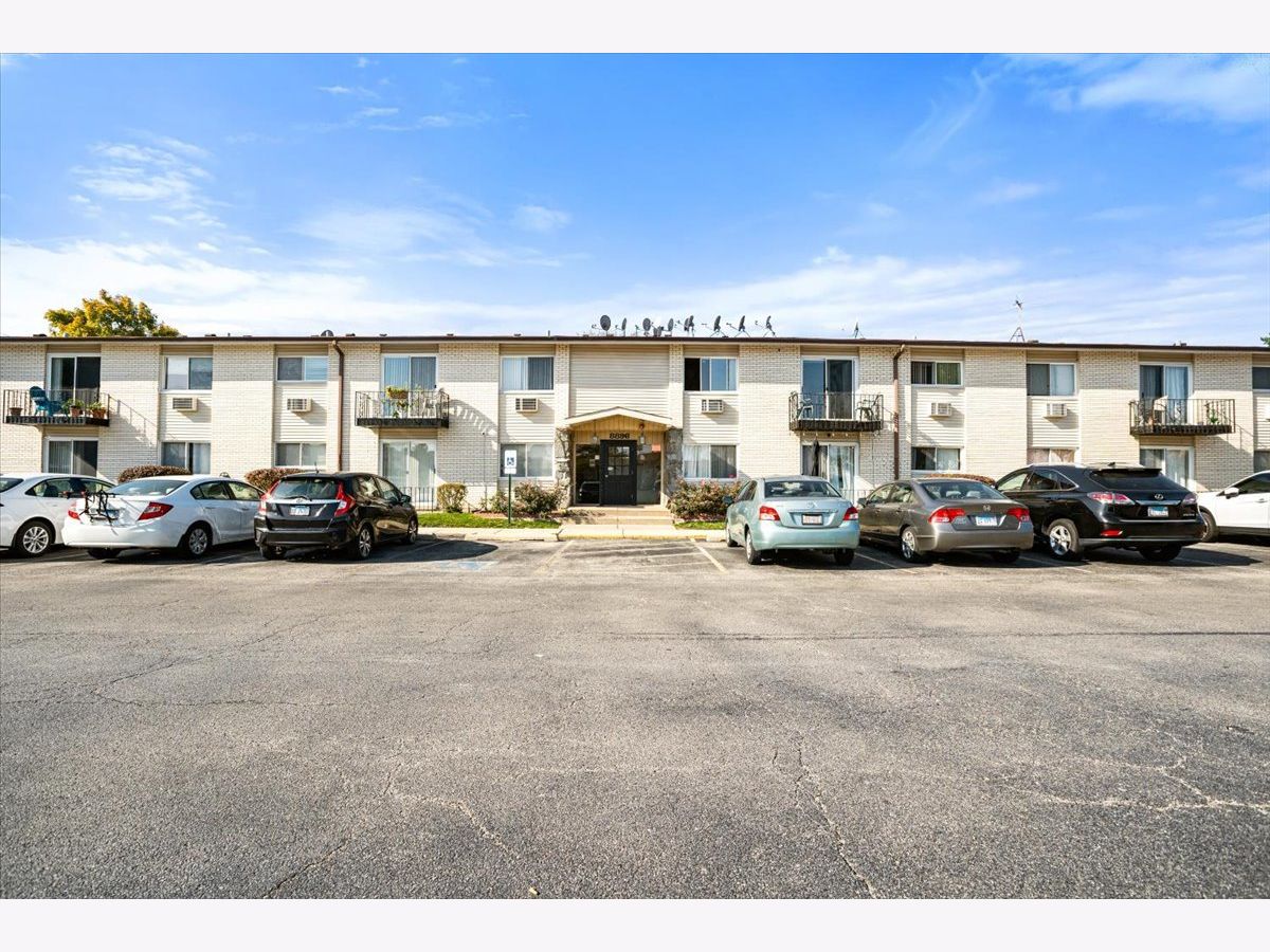  For Sale Des Plaines Illinois, 8896 David Place