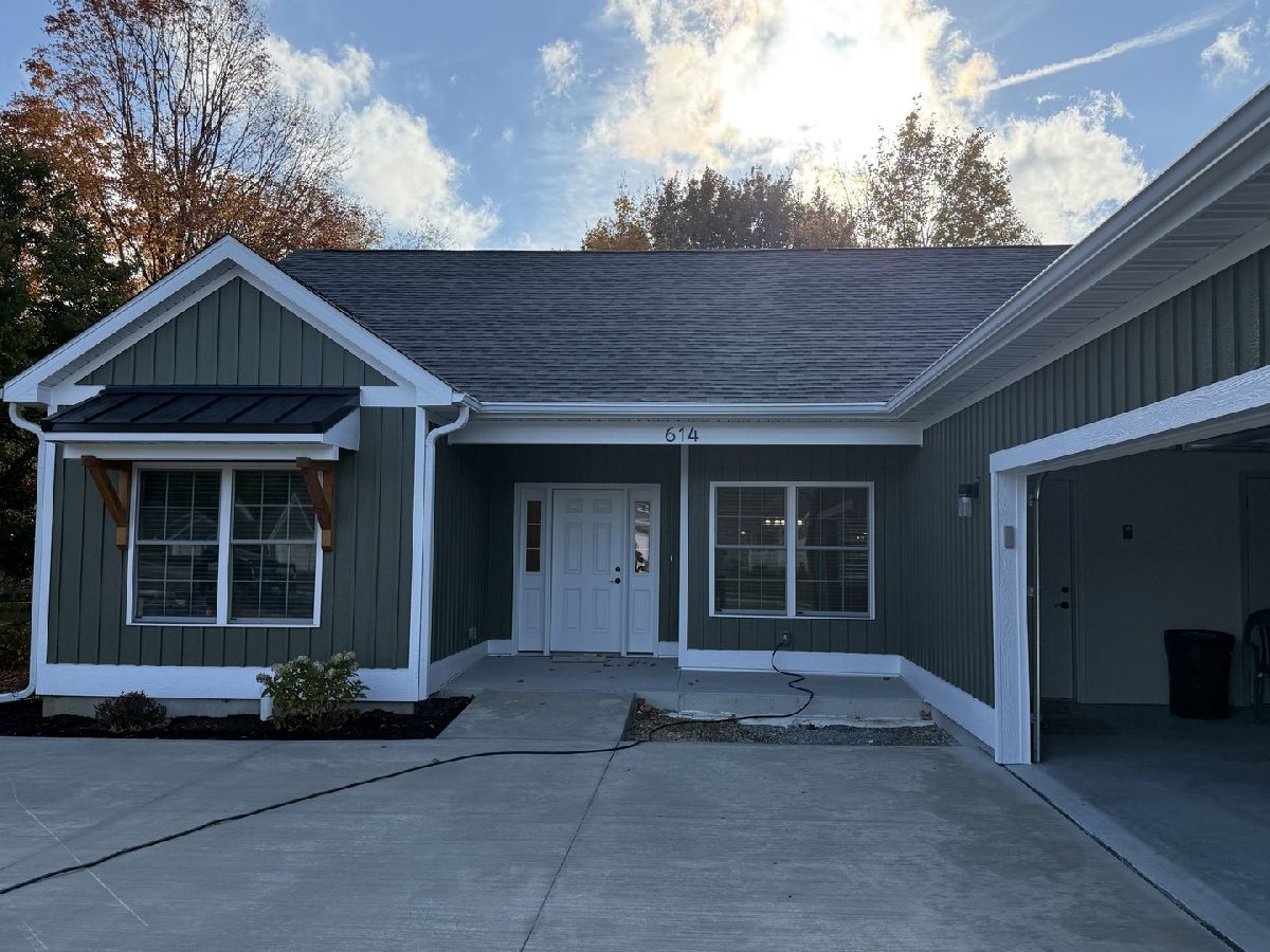  Sold Dixon Illinois, 614 Sinnissippi