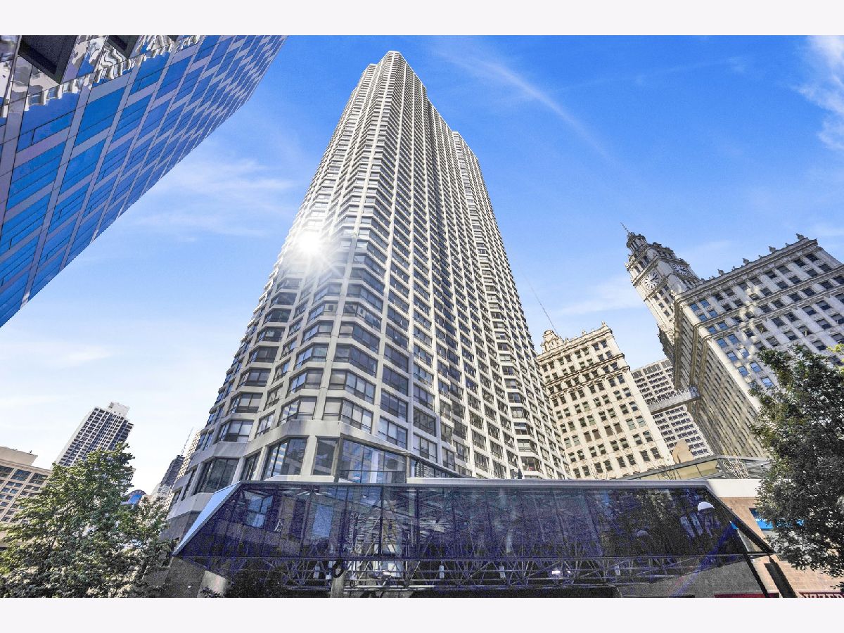  For Sale Chicago Illinois, 405 Wabash Avenue