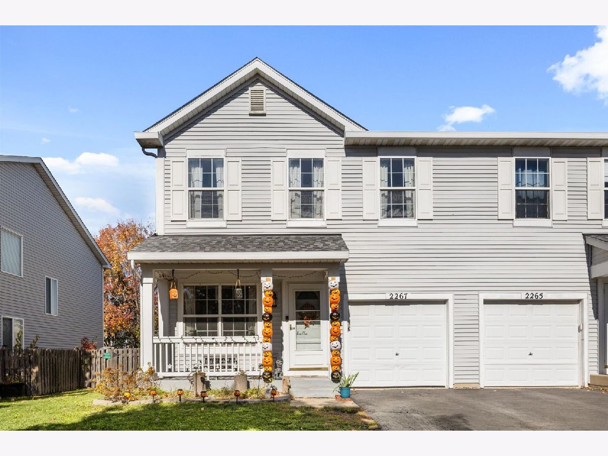 Townhomes & Homes For Sale Lakewood Creek Montgomery Illinois, 2267 Margaret Drive