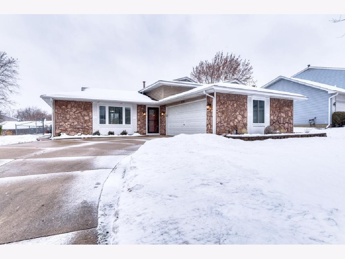  For Sale Roselle Illinois, 870 Longford Drive