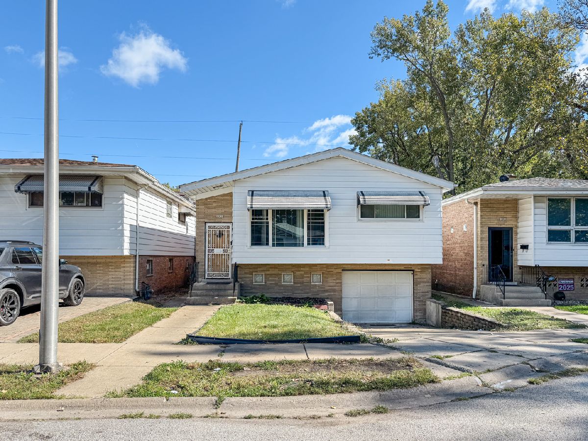  For Sale Blue Island Illinois, 13059 Honore Street
