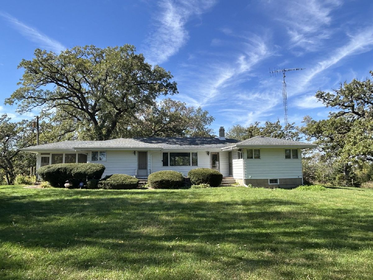  For Sale Harvard Illinois, 16104 Mcguire Road