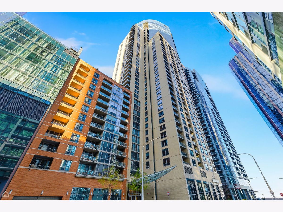 Condominiums For Rent Regatta Chicago Illinois, 420 Waterside