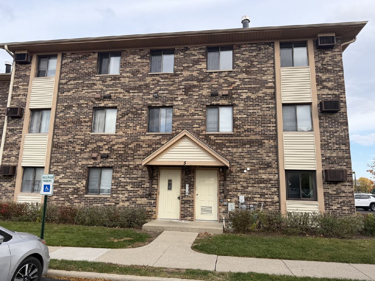 Condominiums For Rent Century Park Vernon Hills Illinois, 5 Parkside