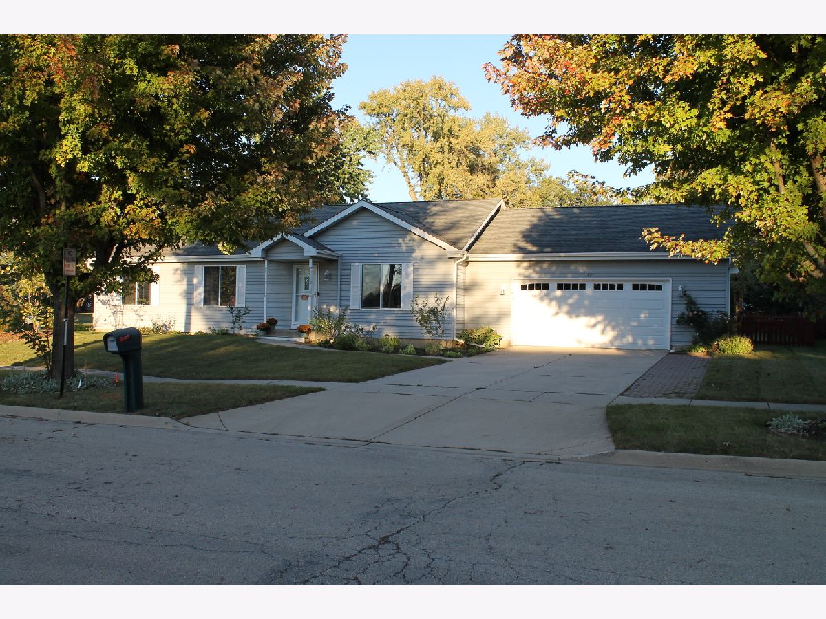  For Sale Hampshire Illinois, 421 Klick Street