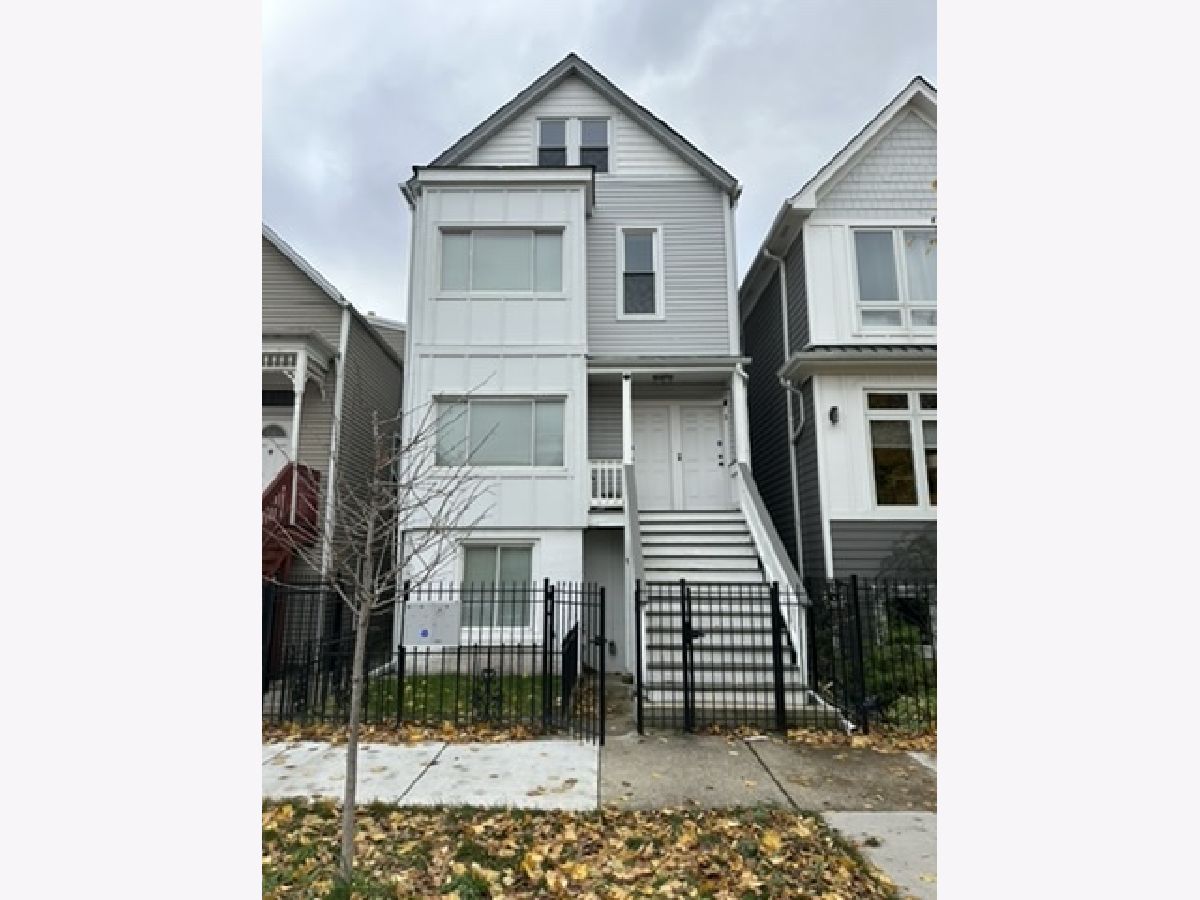  Rented Chicago Illinois, 3625 Shakespeare