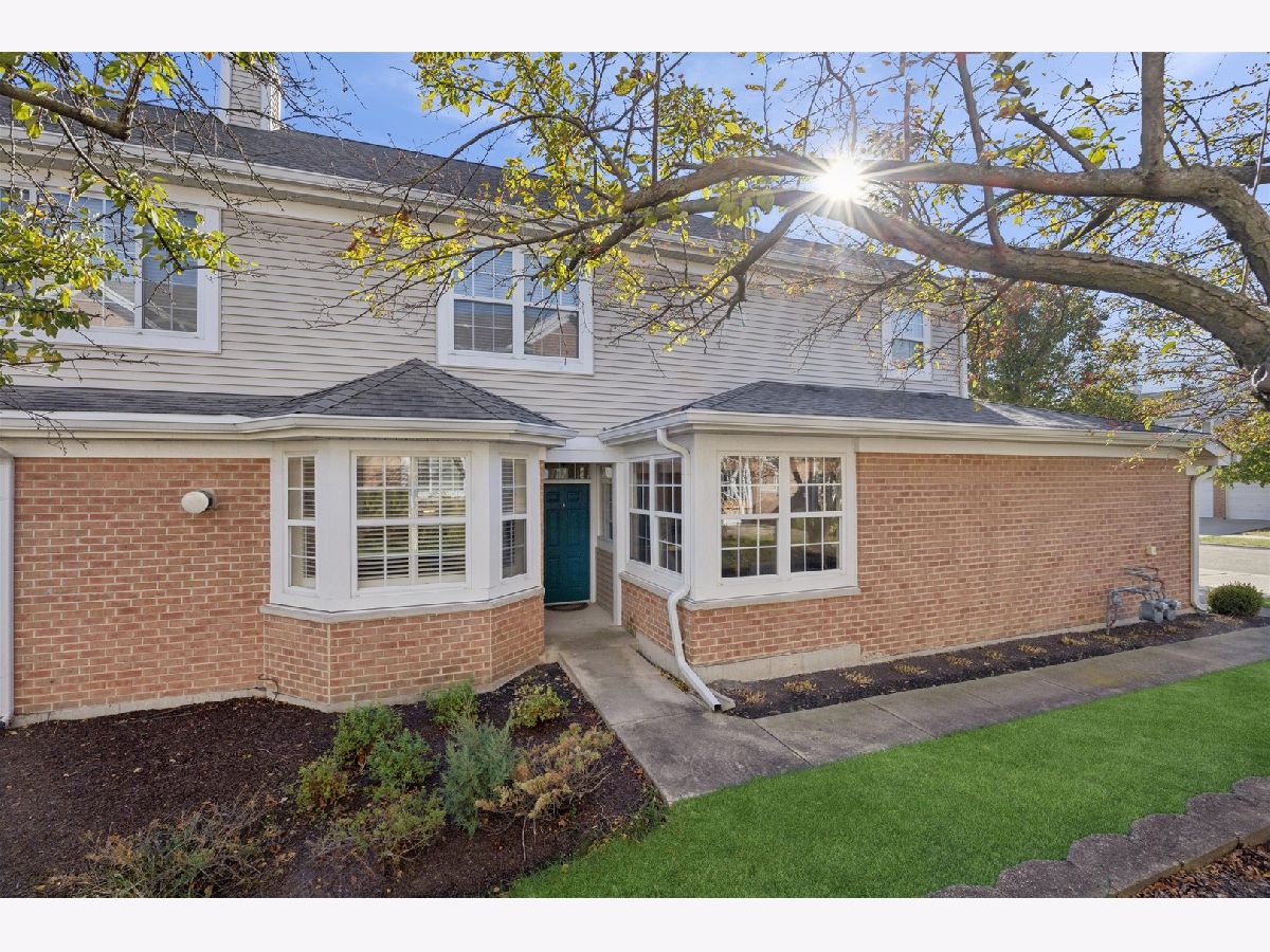 Townhomes & Homes For Sale Westchester Woods Westchester Illinois, 2507 Camberley Circle