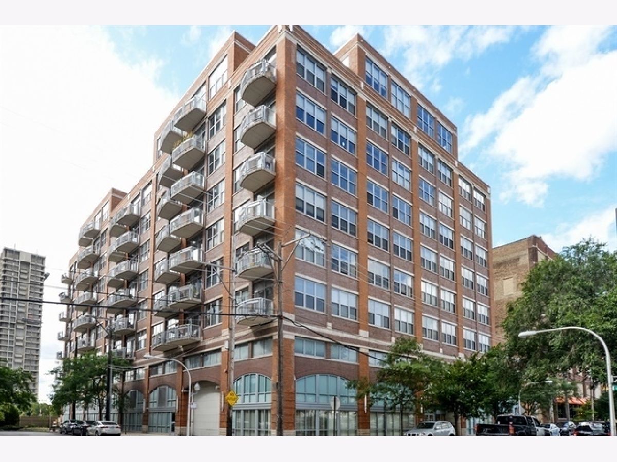  Rented Chicago Illinois, 933 Van Buren