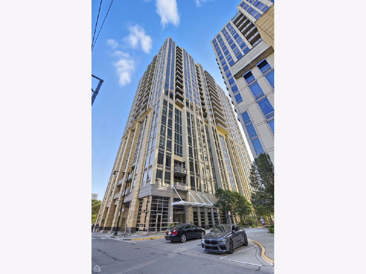  Rented Chicago Illinois, 700 Larrabee