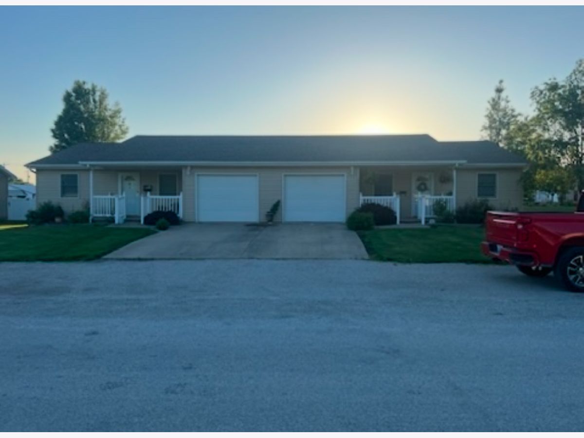  For Sale Assumption Illinois, 107 Oak Street