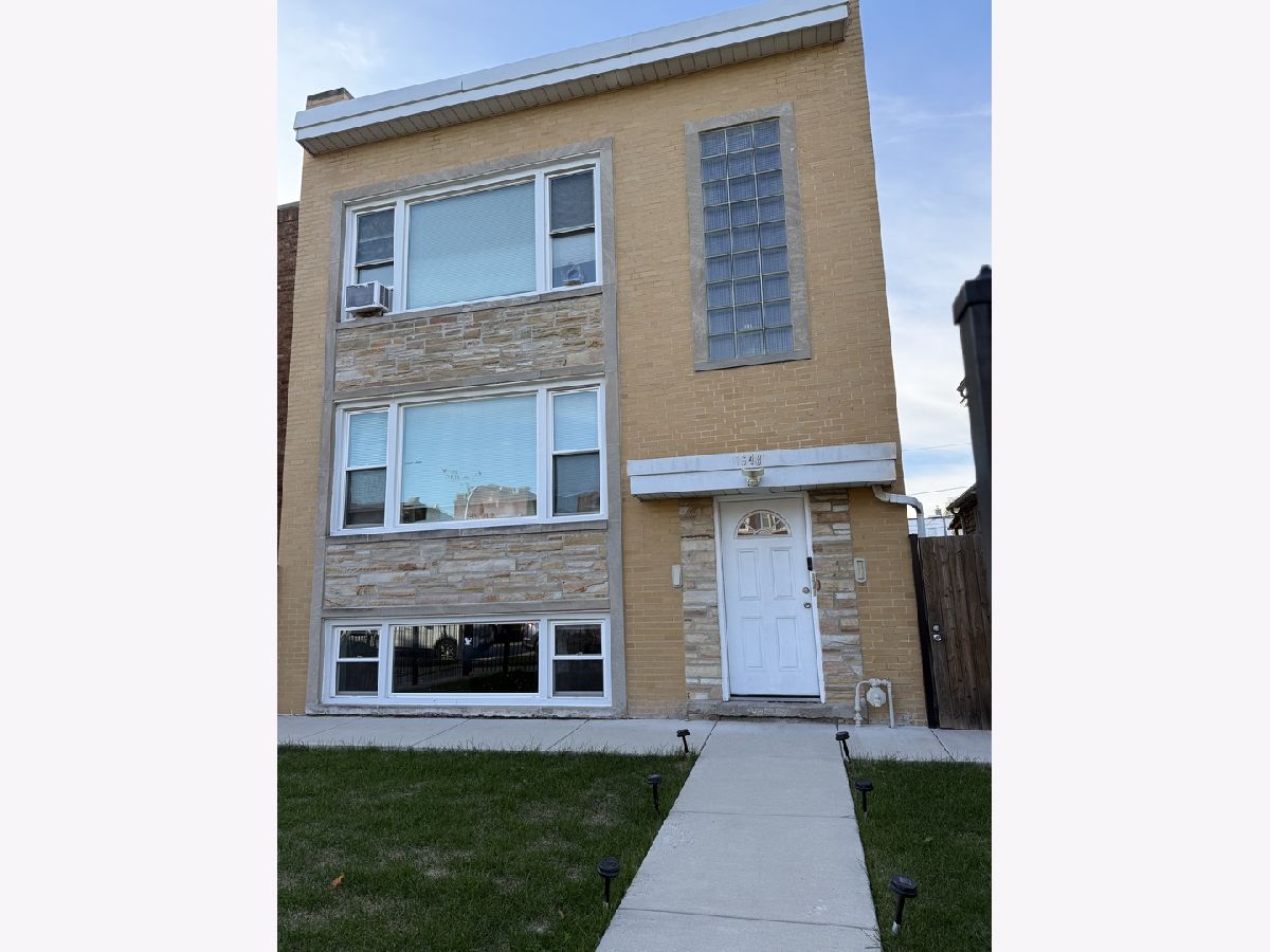  Rented Chicago Illinois, 1648 Mcvicker