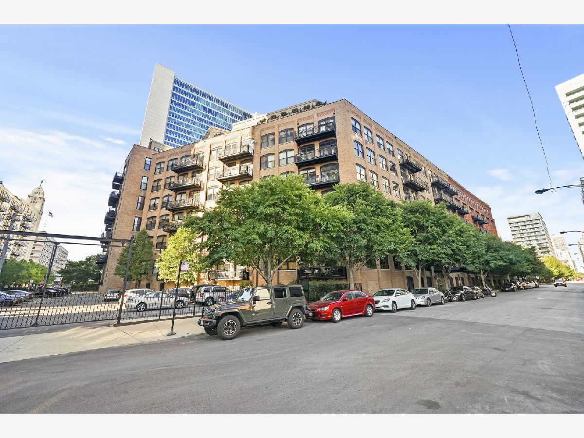  Rented Chicago Illinois, 520 Huron