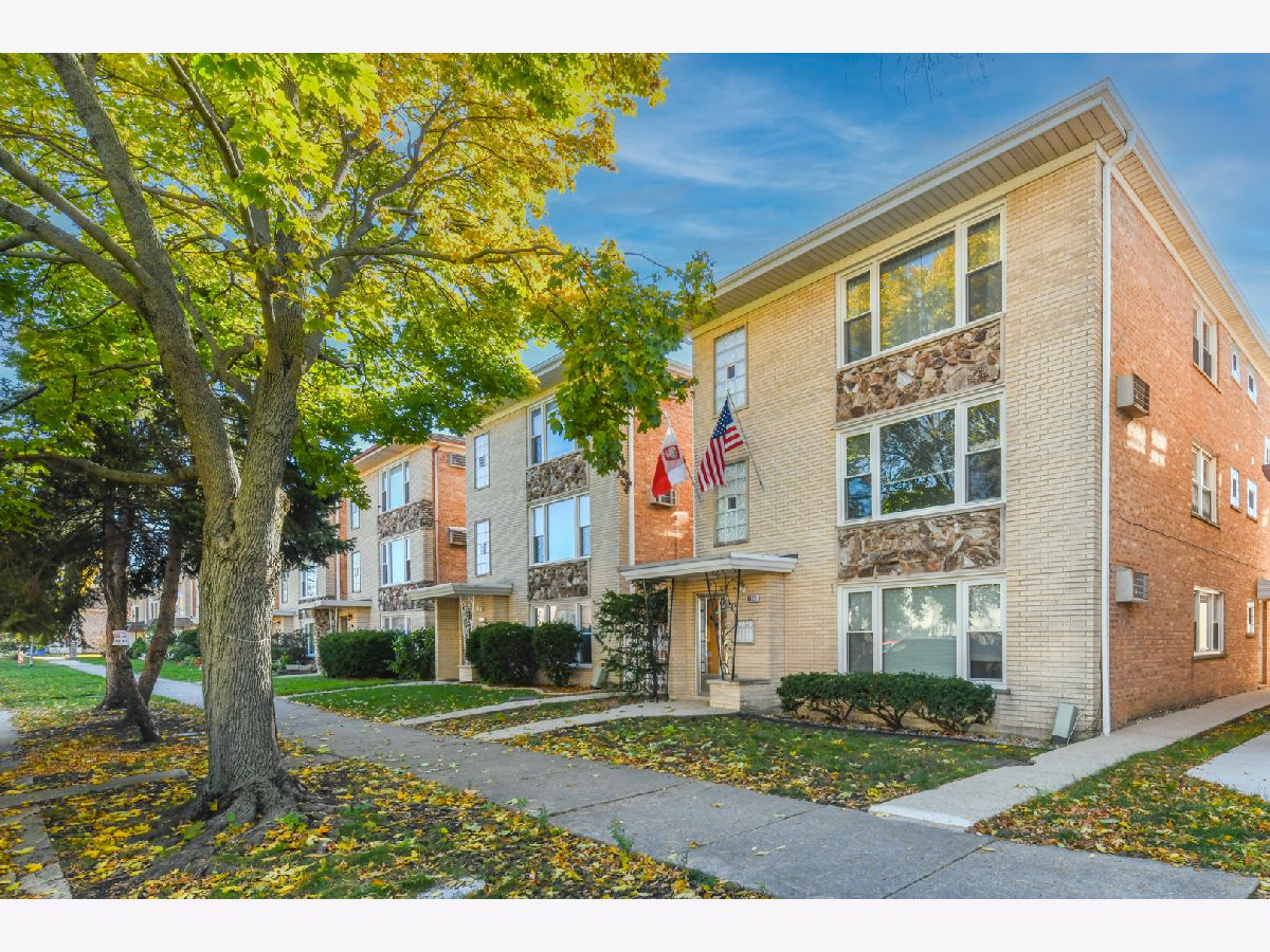  Rented Chicago Illinois, 8629 Summerdale