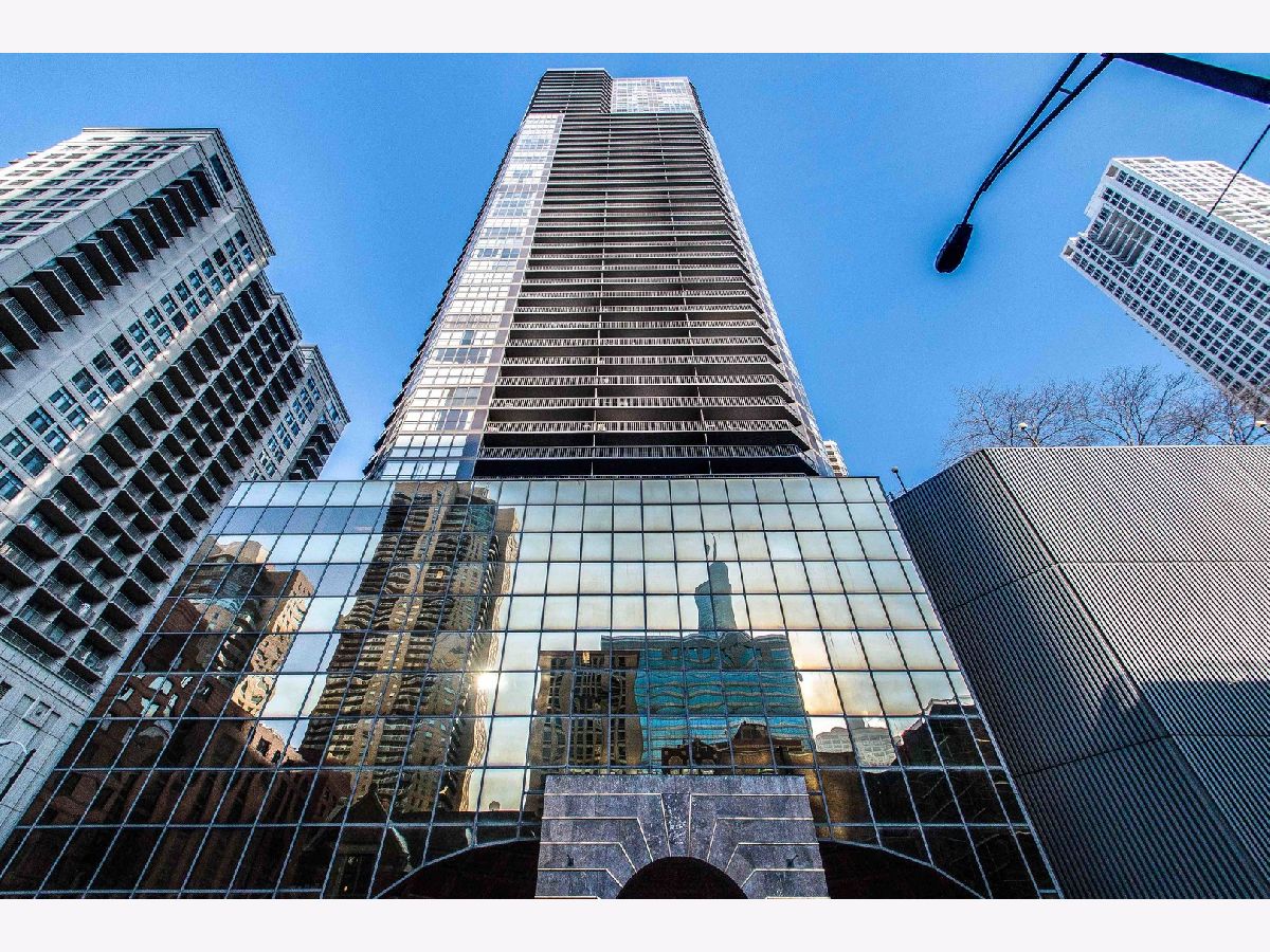  For Sale Chicago Illinois, 10 Ontario Street