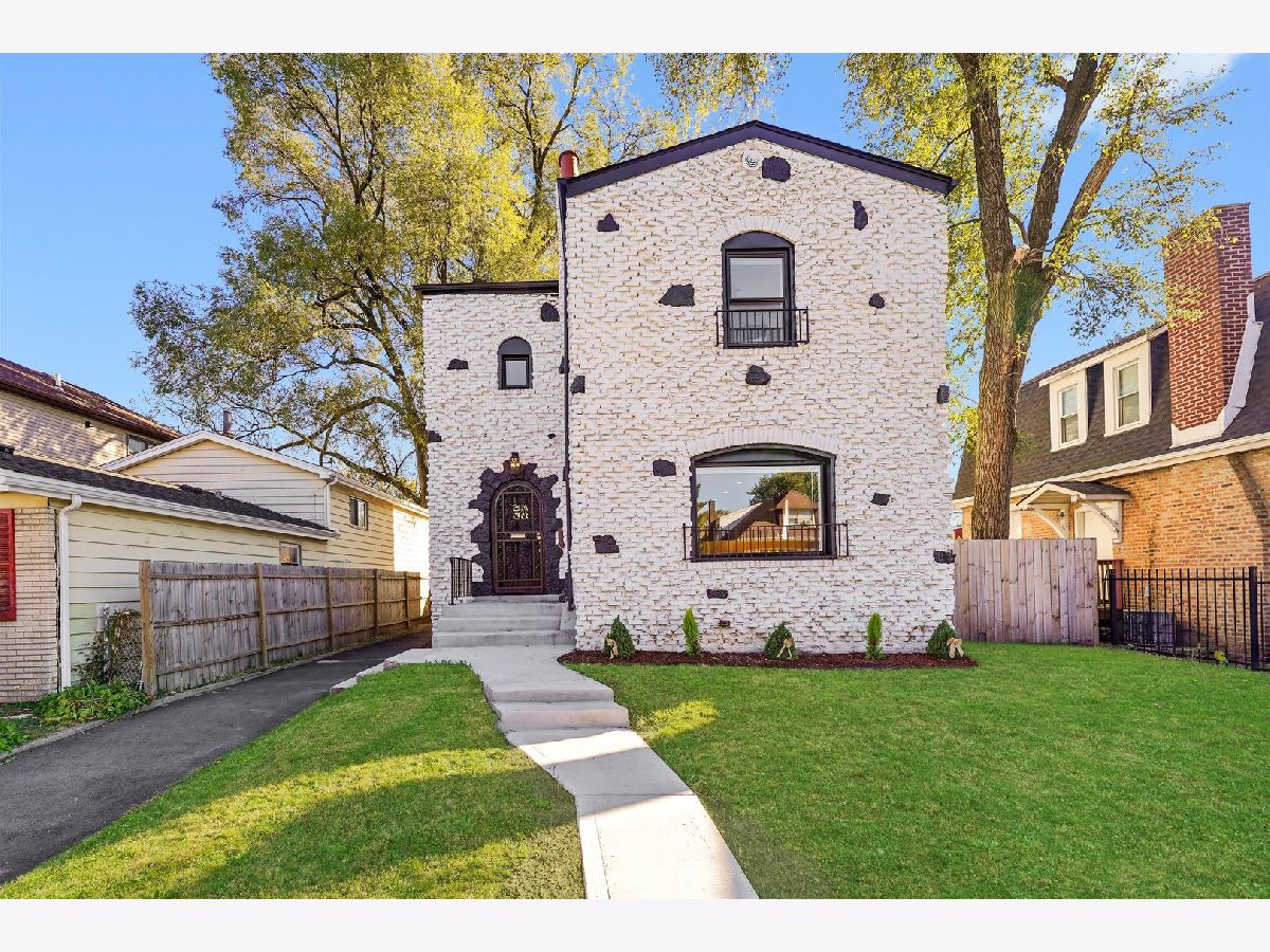  For Sale Chicago Illinois, 8041 Blackstone Avenue