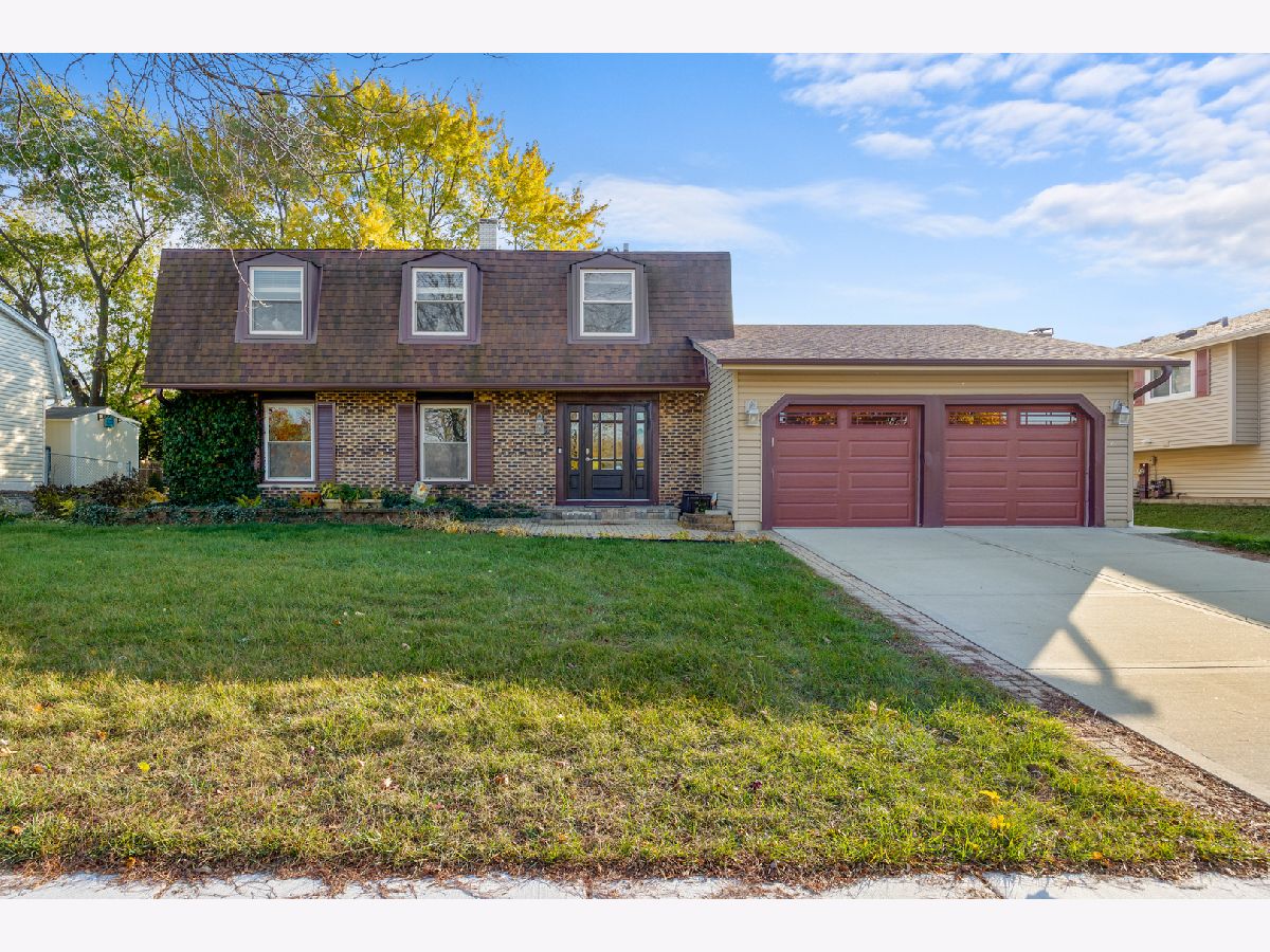 Homes For Sale Winston Grove Elk Grove Village Illinois, 1567 California Street