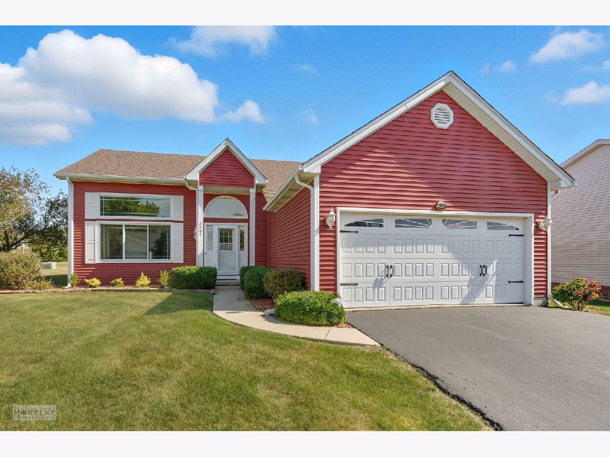  For Sale Ottawa Illinois, 2804 Turnberry Drive