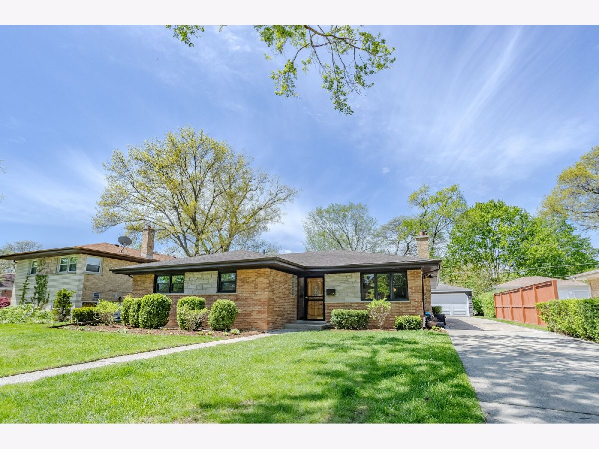  Rented Wilmette Illinois, 715 Lamon