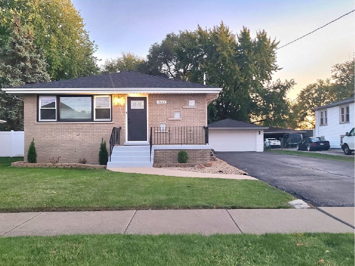  For Sale Burbank Illinois, 7025 84th Street