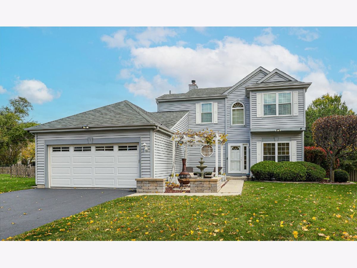  For Sale Lake In The Hills Illinois, 7 Michael Court