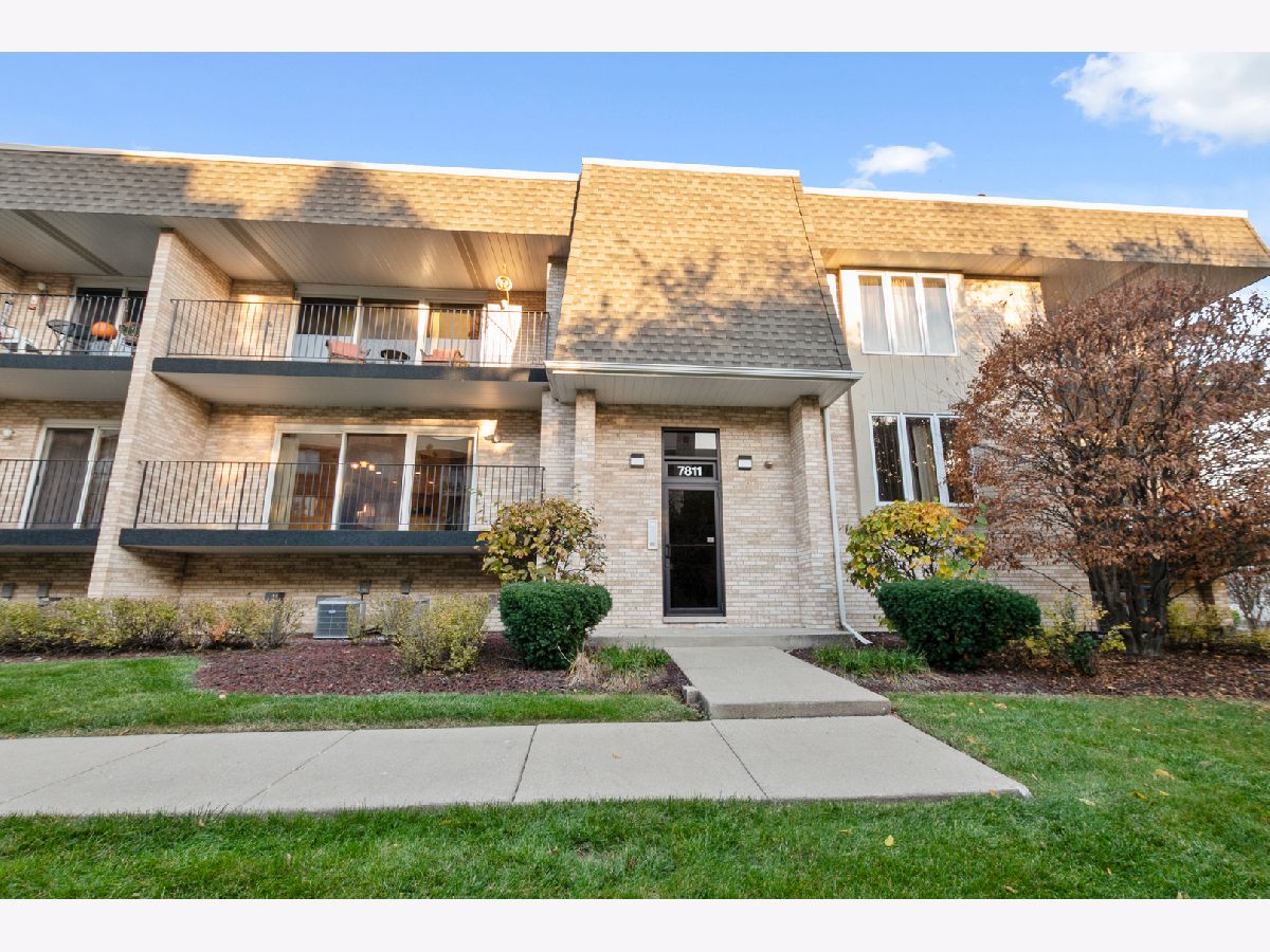 Condos & Townhomes & Homes For Sale Golfview Estates Orland Park Illinois, 7811 157th Street