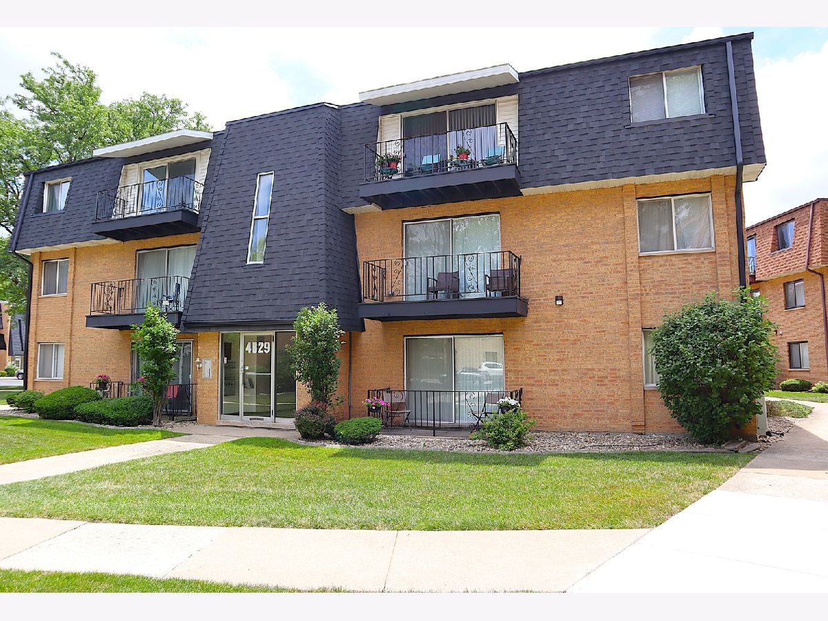 Condominiums For Sale Cloister Oak Lawn Illinois, 4829 109th Street