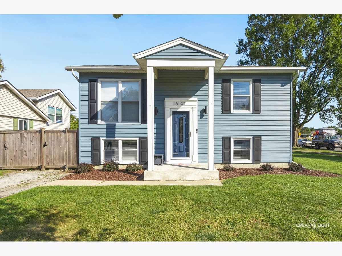  For Sale Orland Hills Illinois, 16101 Haven Avenue