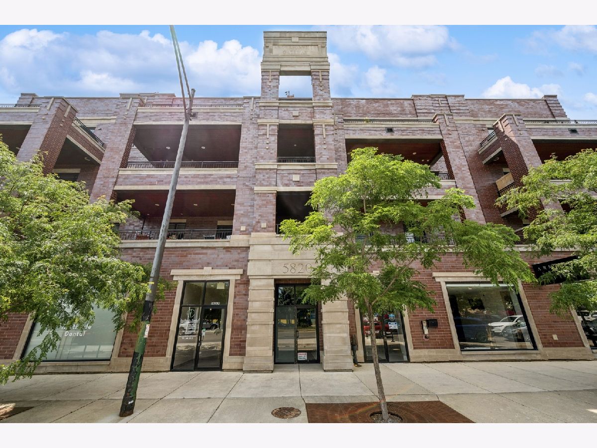  Sold Chicago Illinois, 5820 Clark